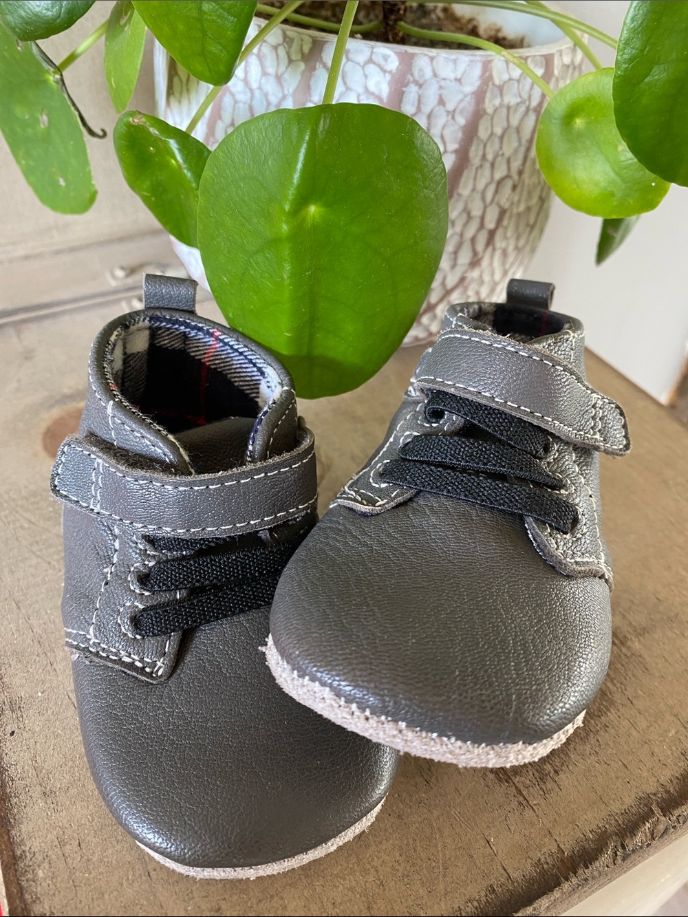 Robeez Charcoal Grey Baby Walker Shoes with Black Laces